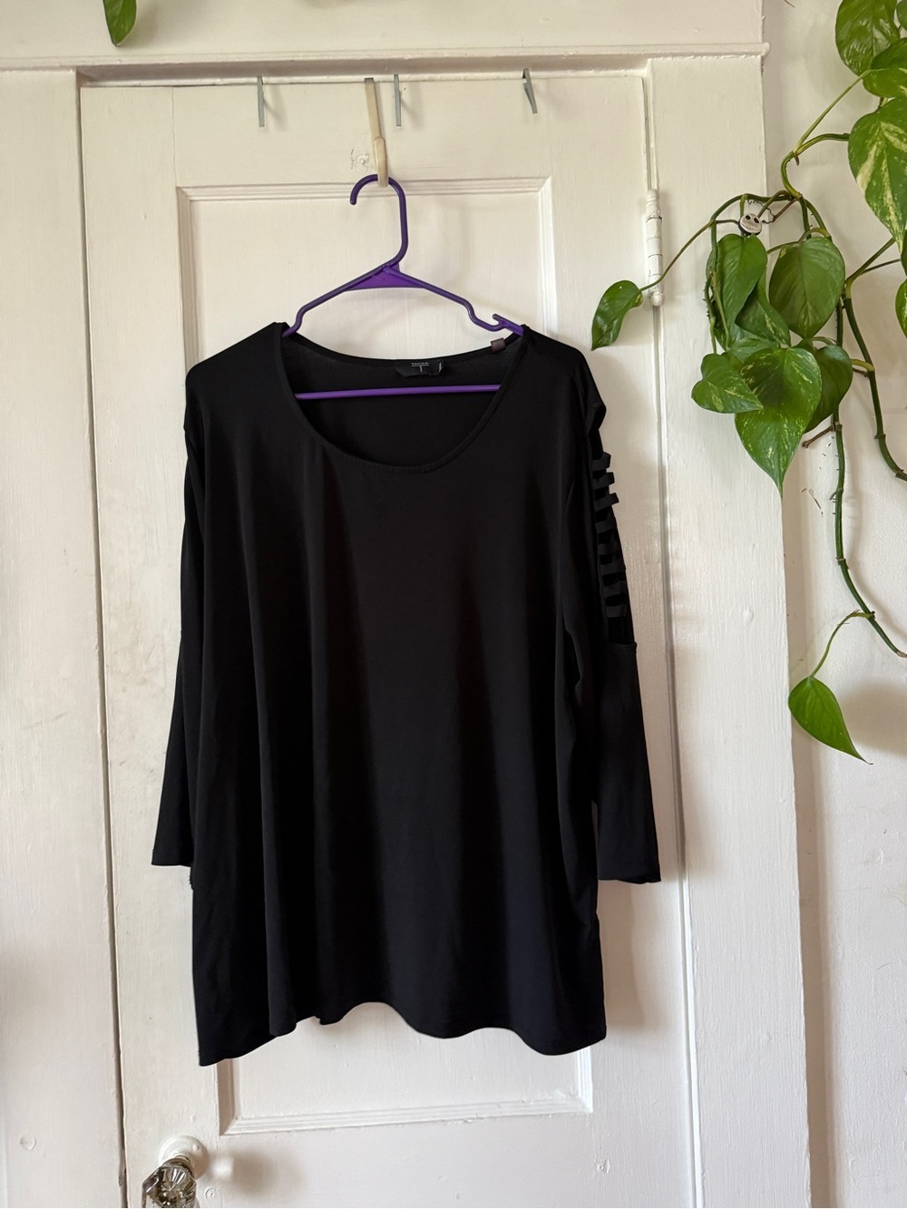 Tahari Black Scoop Neck Long Sleeve Top with Ladder Sleeve Detail size 3X